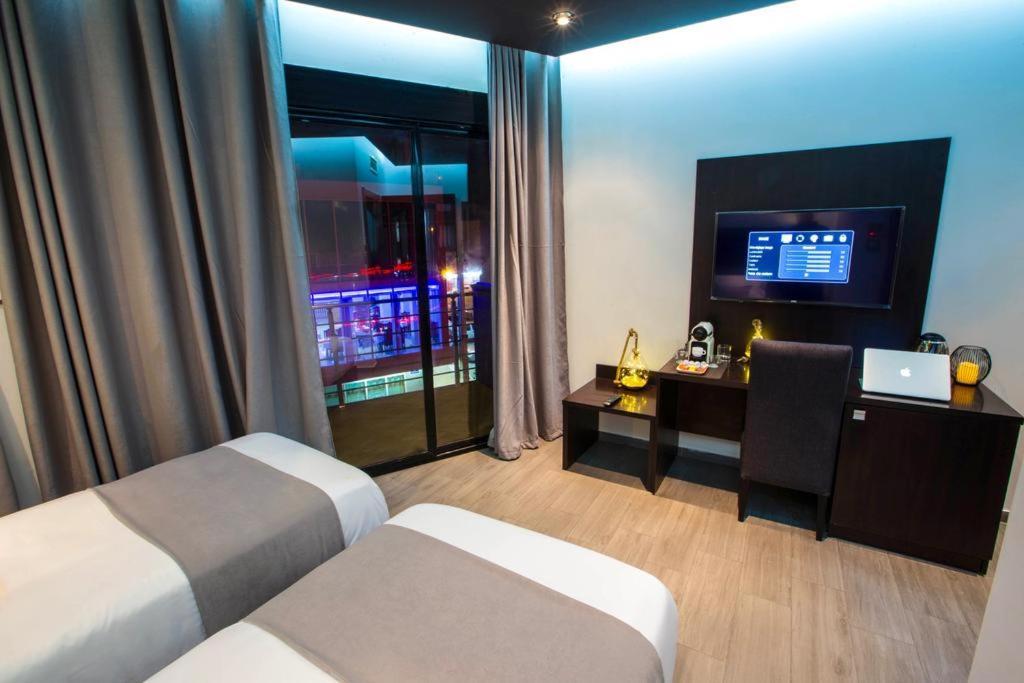 Calypso Hotel Aïn el Turk Kültér fotó