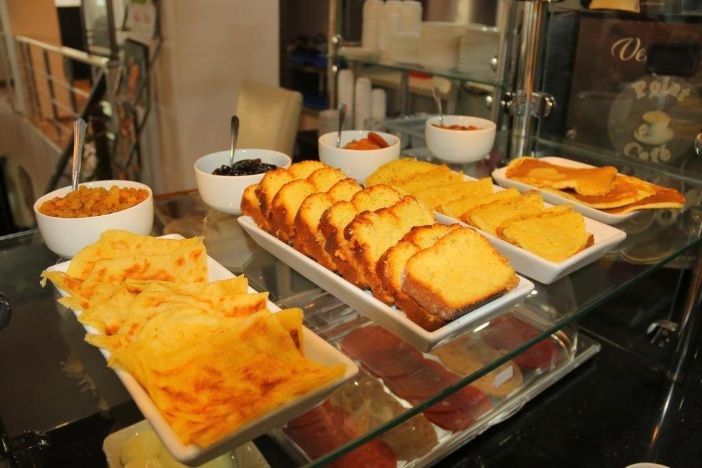 Calypso Hotel Aïn el Turk Kültér fotó